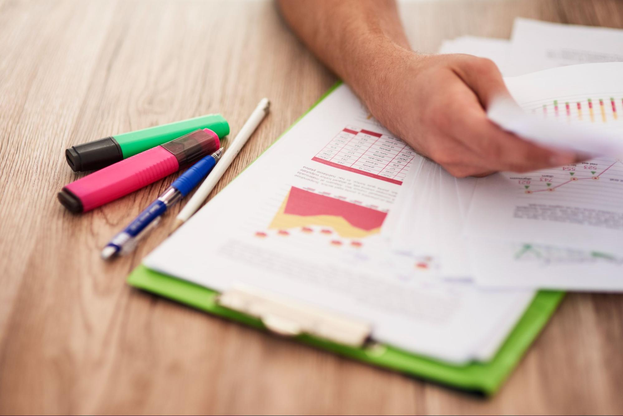 o ICMS dos estados é um tributo cobrado sobre a circulação de mercadorias e prestação de serviços, cuja competência e autonomia é estadual.